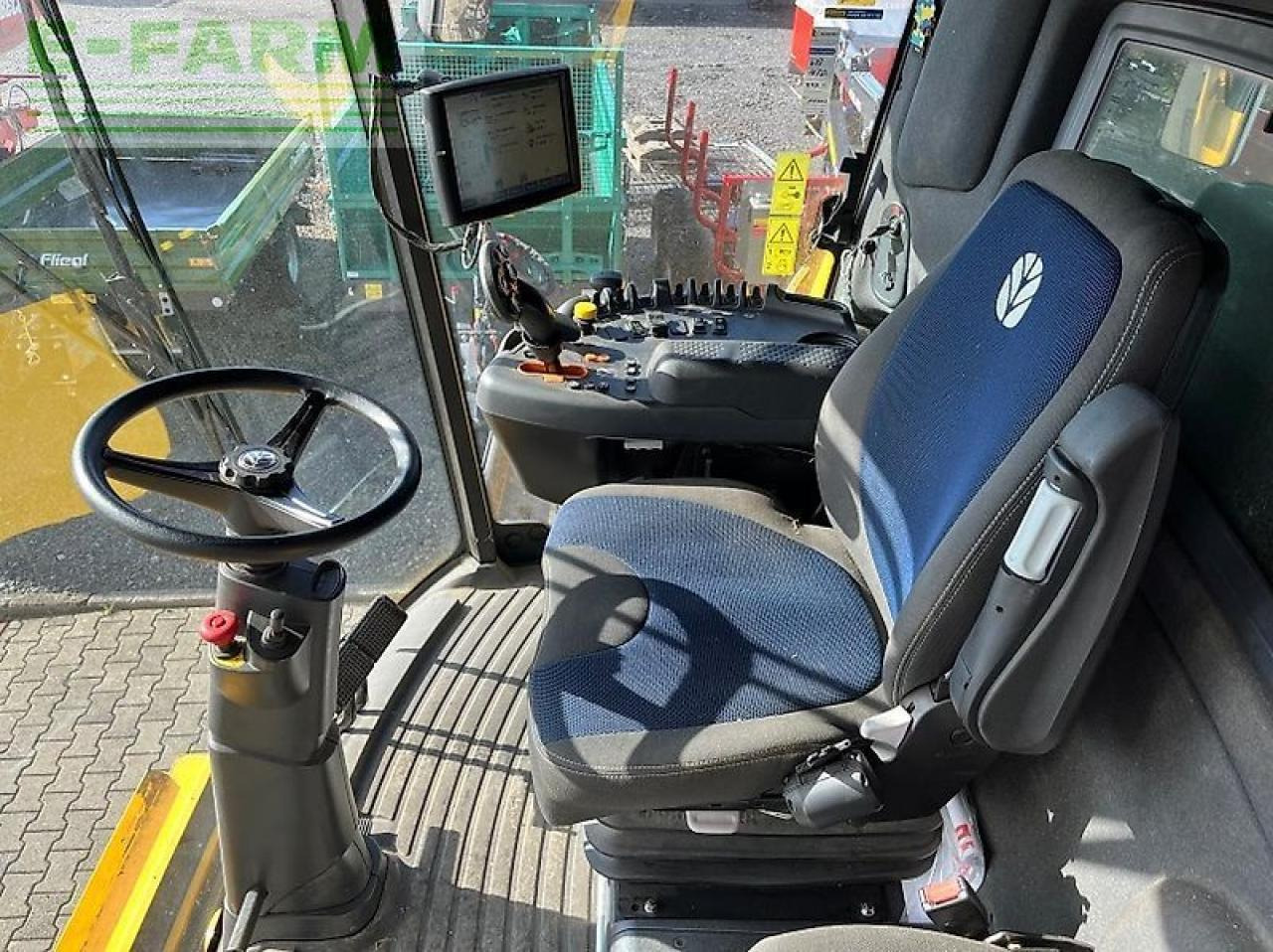 New Holland cx 6.90 - Cosechadora de granos: foto 5 New Holland cx 6.90 - Cosechadora de granos: foto 5