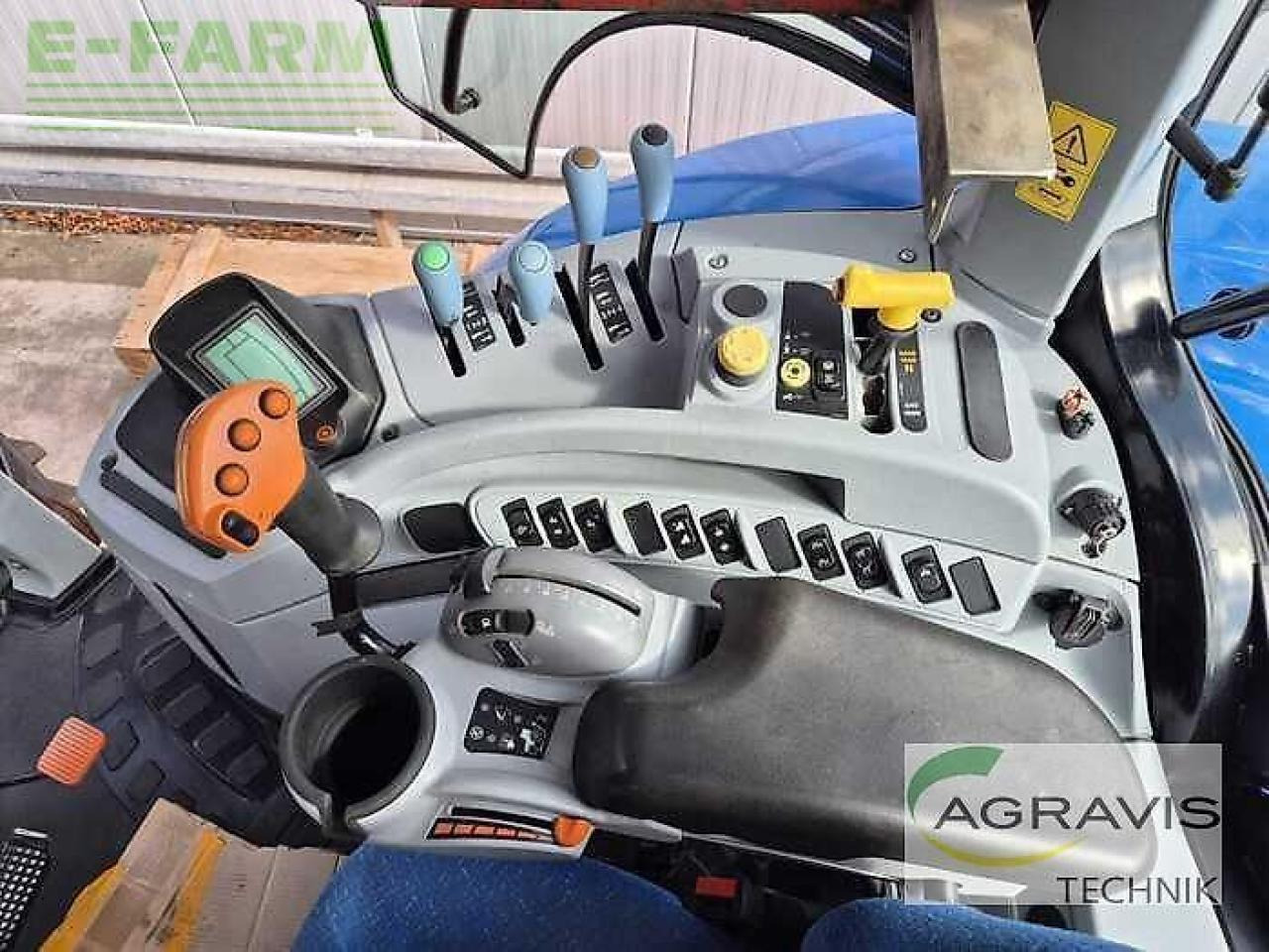 Tractor New Holland t 6090 pc: foto 12 Tractor New Holland t 6090 pc: foto 12