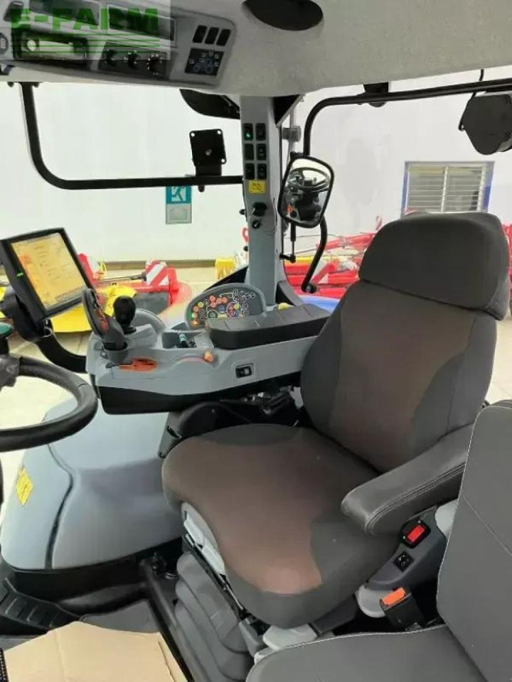 New Holland t 7.260 autocommand gps - Tractor: foto 5 New Holland t 7.260 autocommand gps - Tractor: foto 5