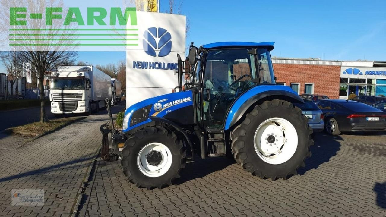 New Holland t4.55 powerstar Powerstar - Tractor: foto 1 New Holland t4.55 powerstar Powerstar - Tractor: foto 1