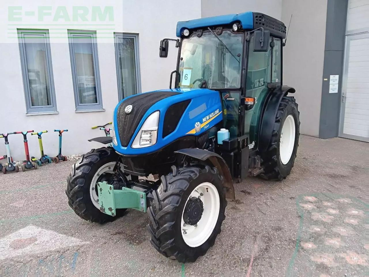 New Holland t4.90 f F - Tractor: foto 3 New Holland t4.90 f F - Tractor: foto 3