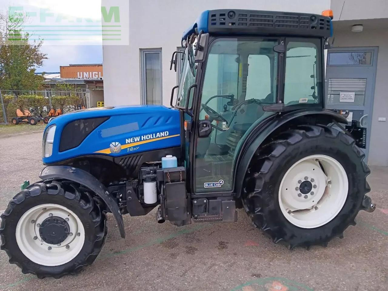 New Holland t4.90 f F - Tractor: foto 4 New Holland t4.90 f F - Tractor: foto 4