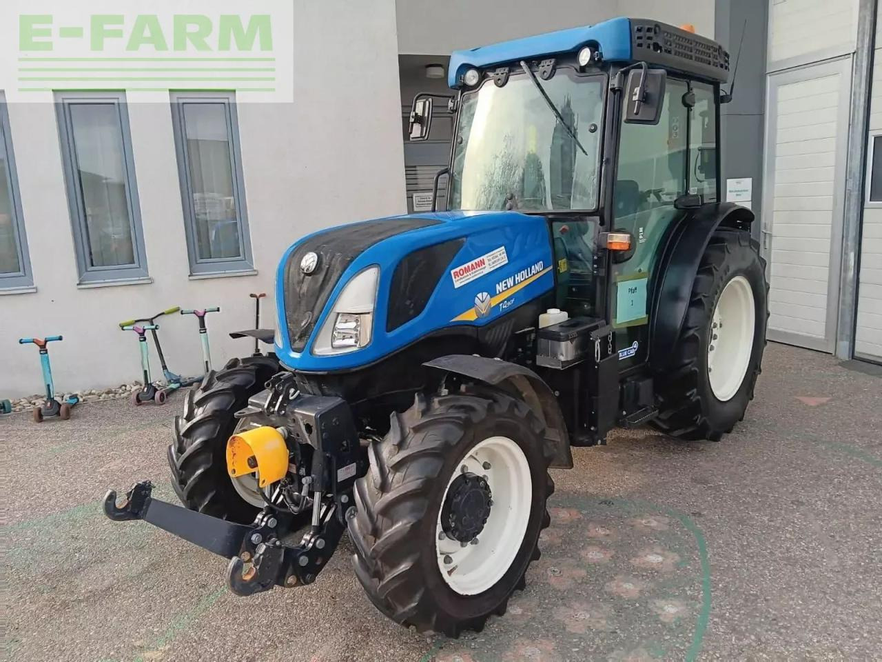 New Holland t4.90 f F - Tractor: foto 3 New Holland t4.90 f F - Tractor: foto 3