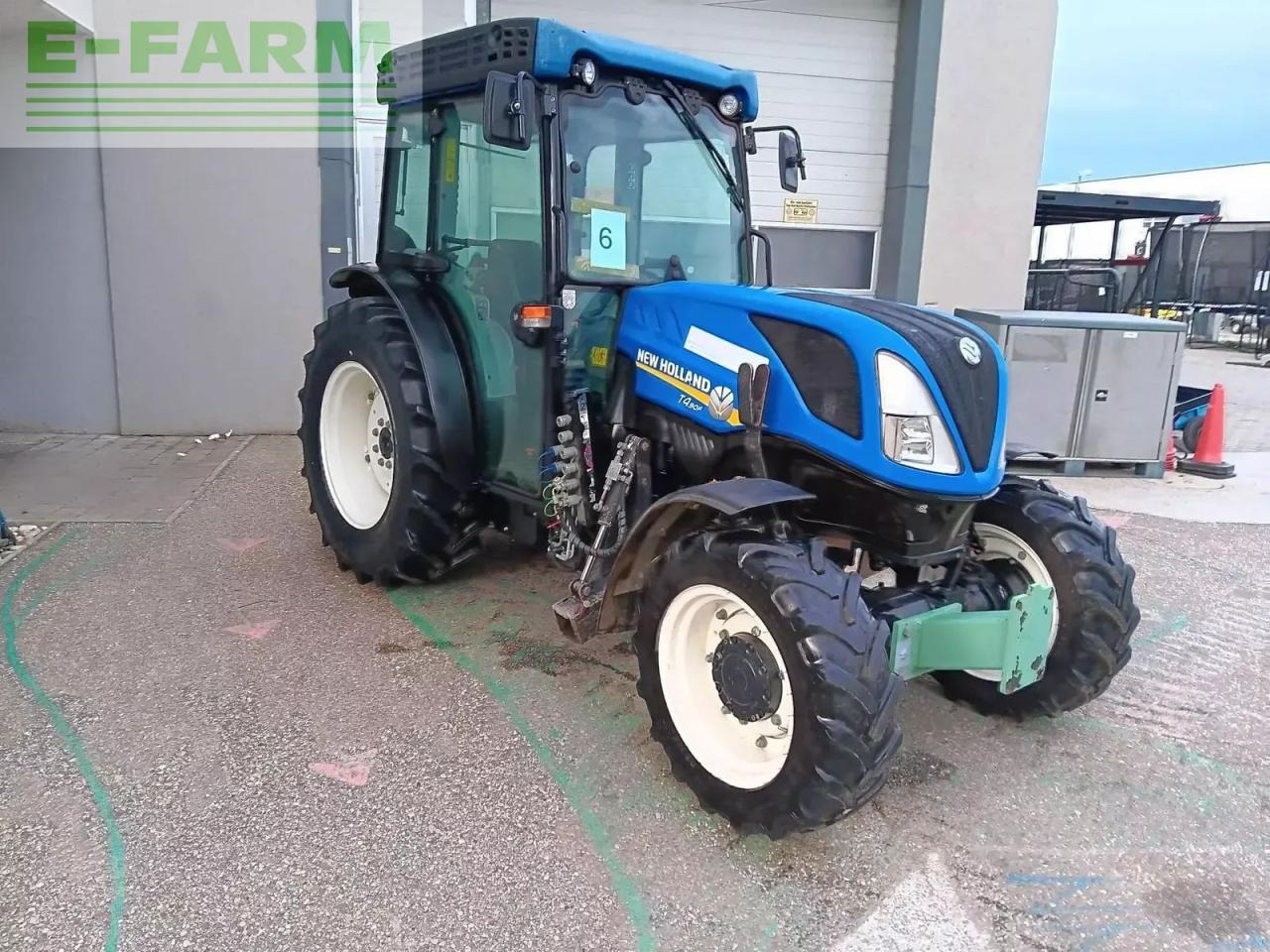 New Holland t4.90 f F - Tractor: foto 1 New Holland t4.90 f F - Tractor: foto 1