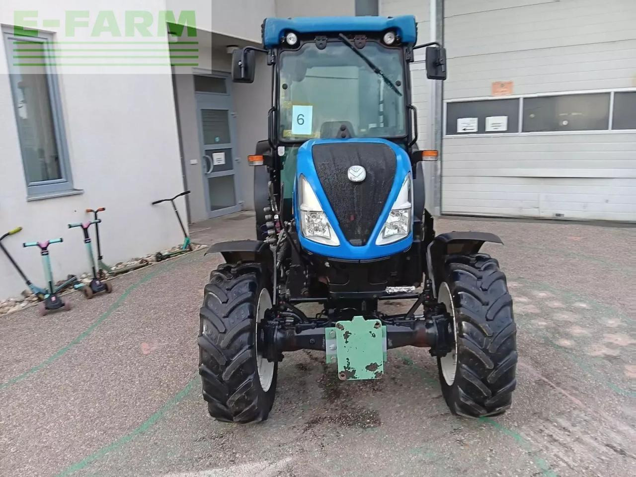 New Holland t4.90 f F - Tractor: foto 2 New Holland t4.90 f F - Tractor: foto 2