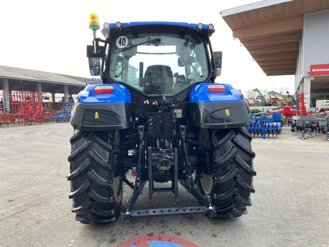Tractor New Holland t5.120 dynamic command (stage v): foto 6 Tractor New Holland t5.120 dynamic command (stage v): foto 6
