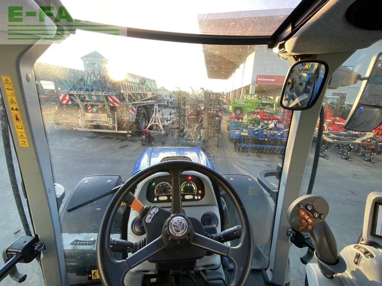 Tractor New Holland t5.120 dynamic command (stage v): foto 15 Tractor New Holland t5.120 dynamic command (stage v): foto 15