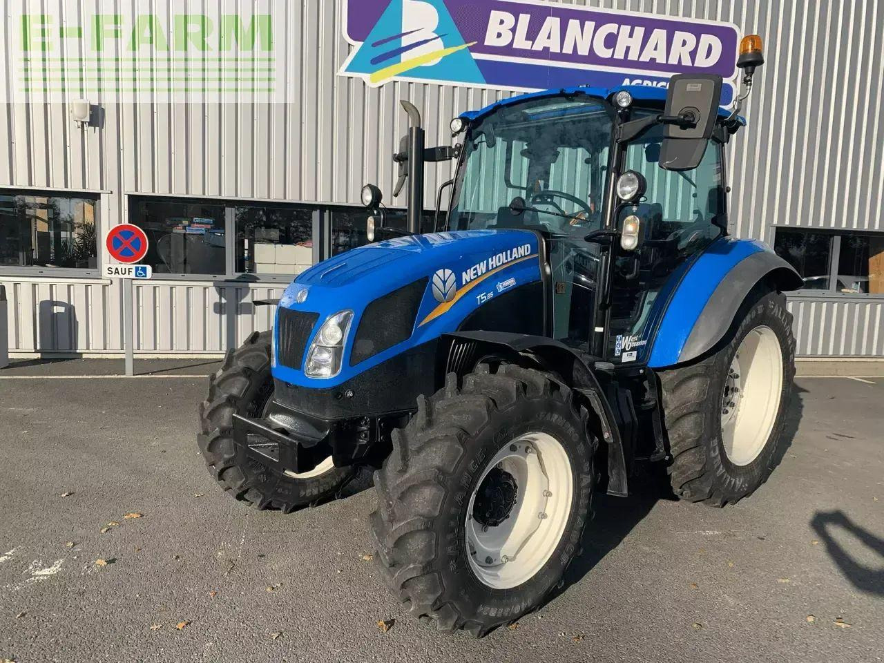 New Holland t5 85 - Tractor: foto 1 New Holland t5 85 - Tractor: foto 1
