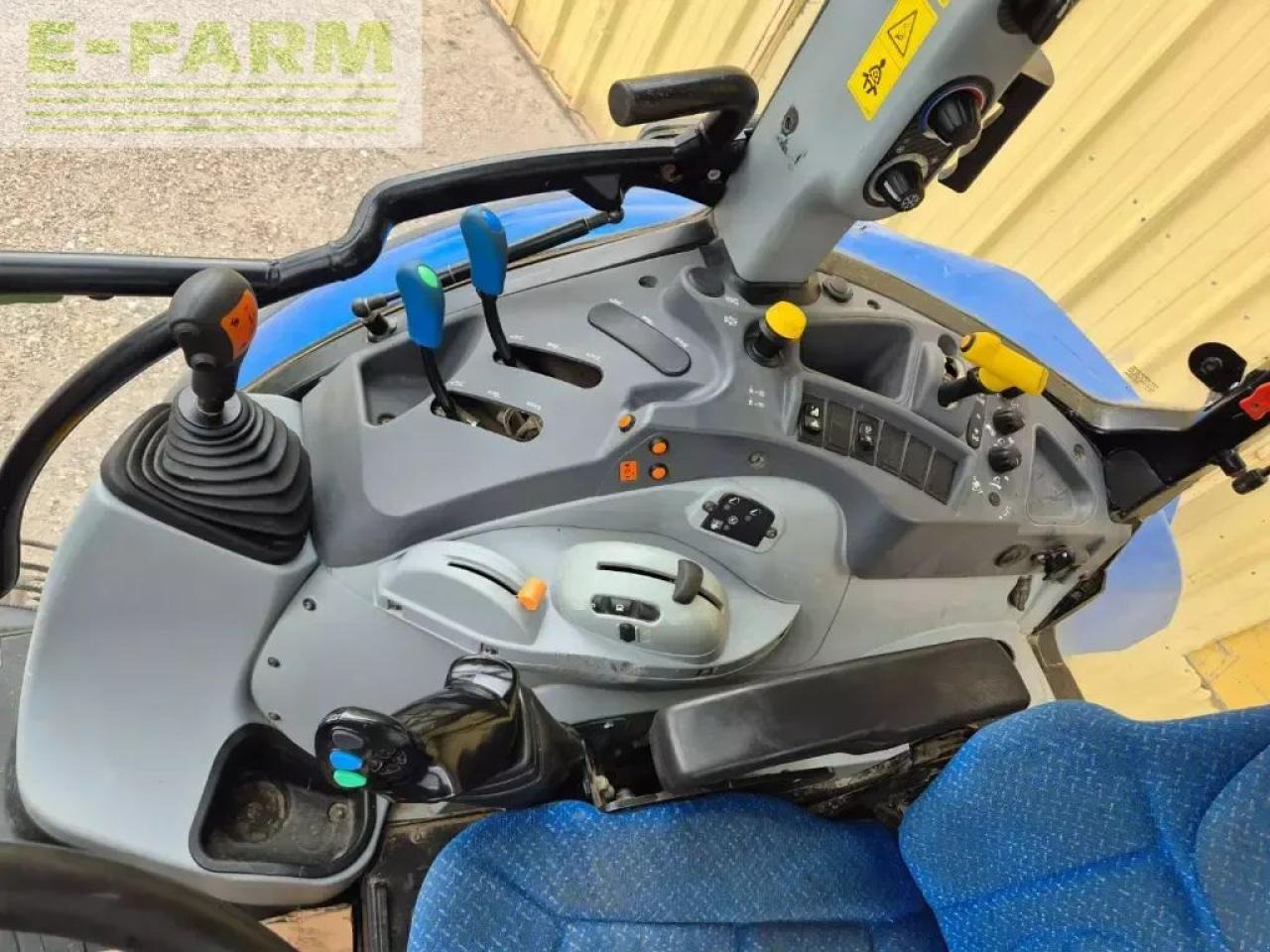 Tractor New Holland t5.95: foto 7