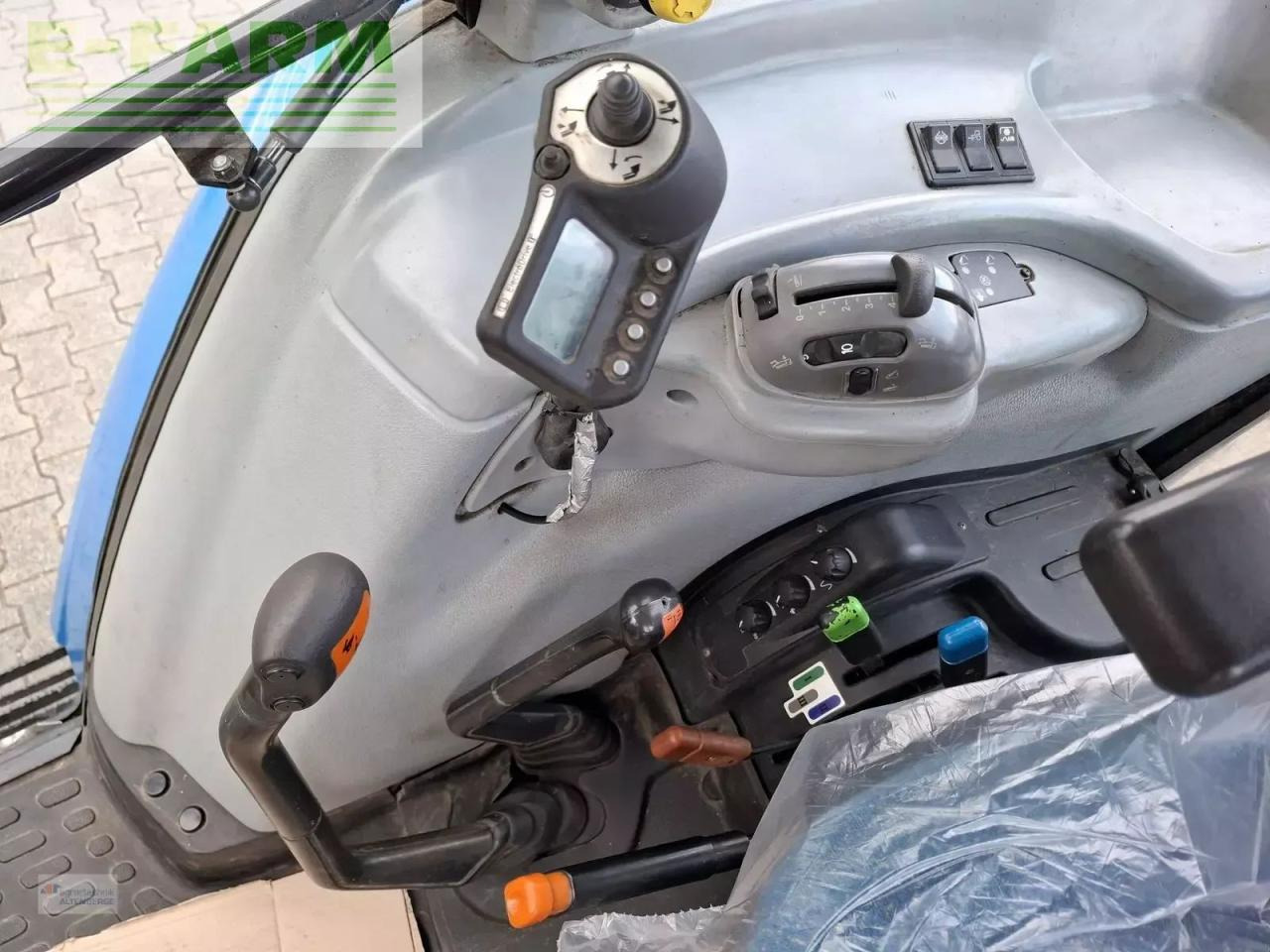 Tractor New Holland t5050: foto 10 Tractor New Holland t5050: foto 10