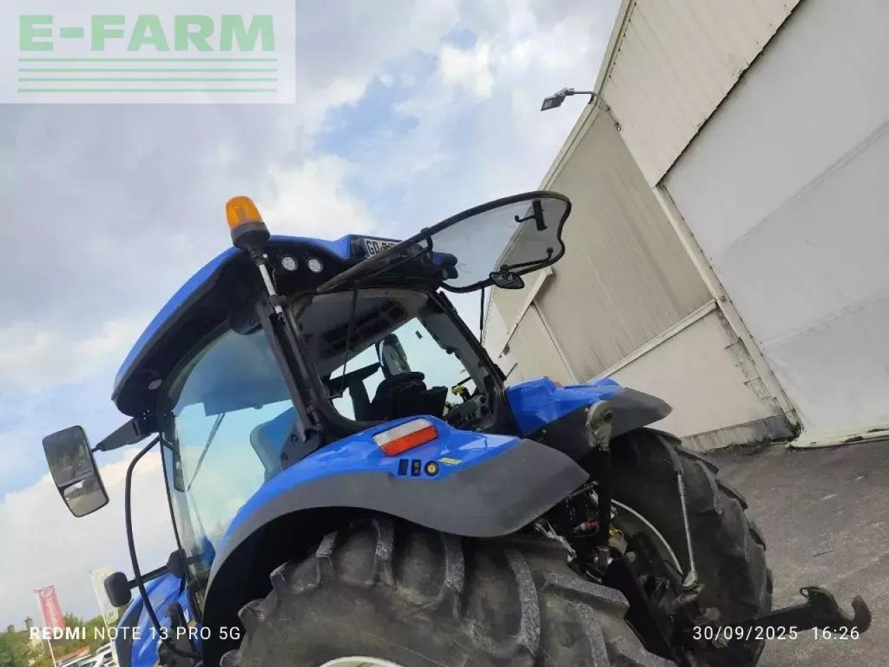Tractor New Holland t6.145 ec: foto 8 Tractor New Holland t6.145 ec: foto 8