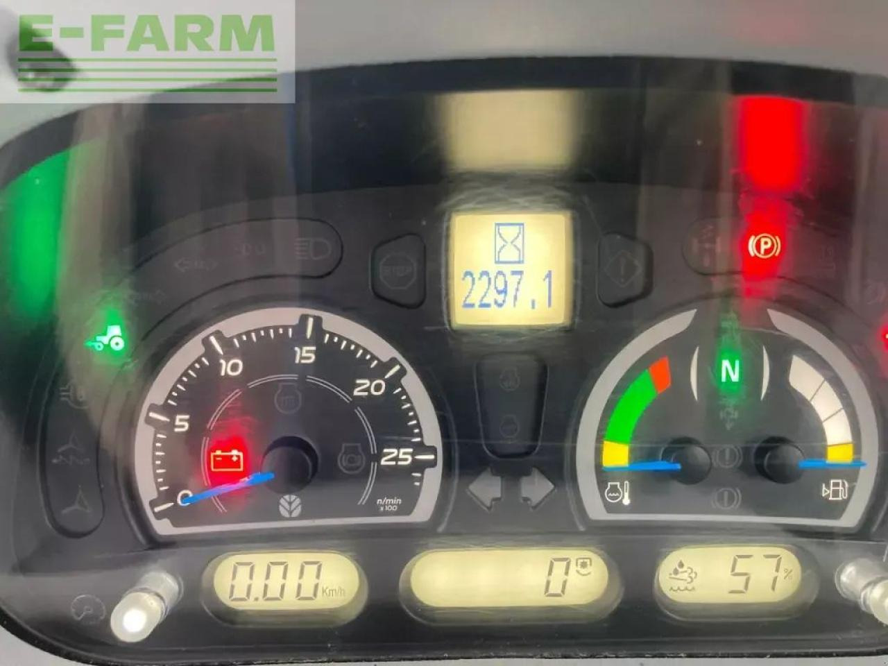 New Holland t6.155 - Tractor: foto 2 New Holland t6.155 - Tractor: foto 2