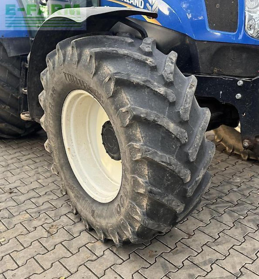 New Holland t6.175 electro command - Tractor: foto 5 New Holland t6.175 electro command - Tractor: foto 5