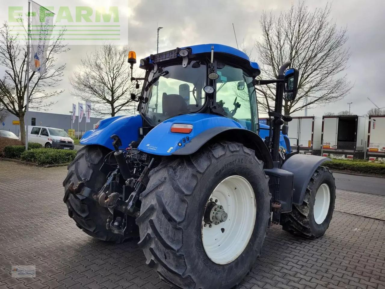 New Holland t7.220 ac - Tractor: foto 4 New Holland t7.220 ac - Tractor: foto 4