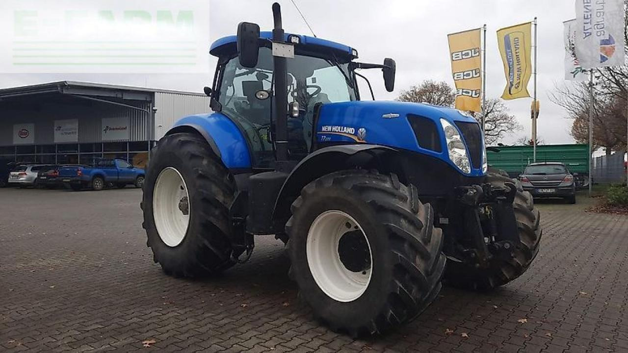 New Holland t7.220 ac - Tractor: foto 4 New Holland t7.220 ac - Tractor: foto 4