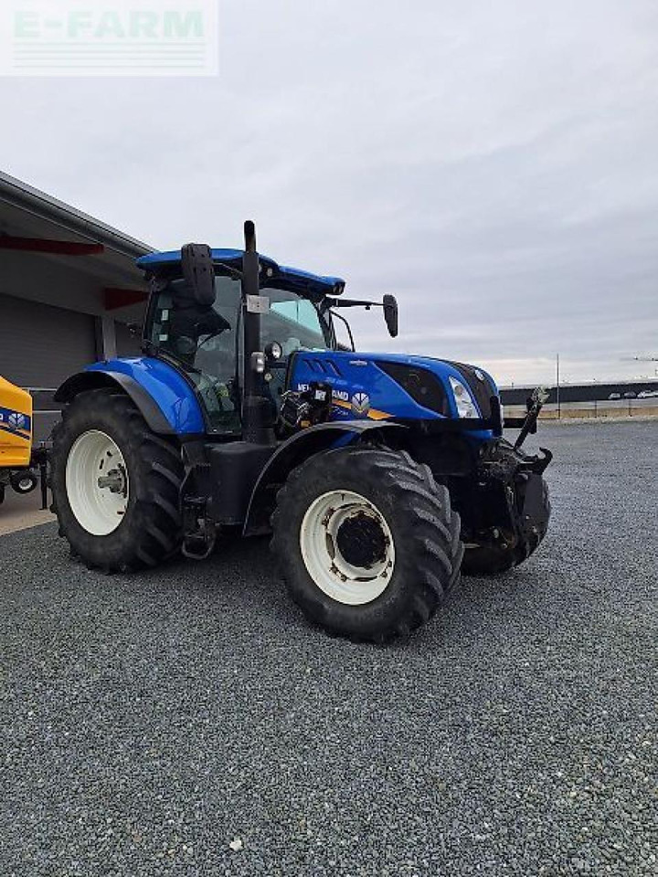 New Holland t7.230 ac - Tractor: foto 2 New Holland t7.230 ac - Tractor: foto 2