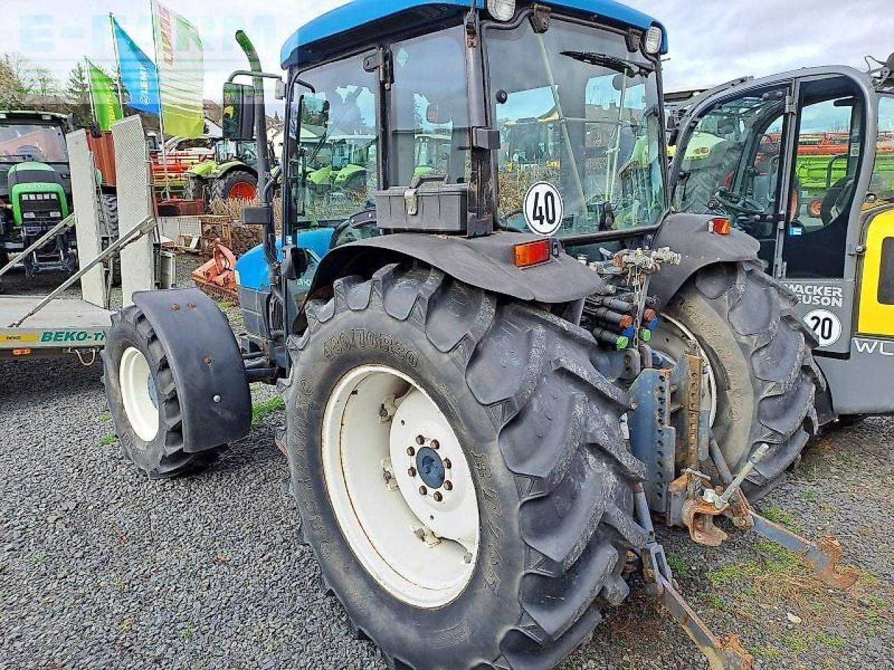 New Holland tn 75 s S - Tractor: foto 3 New Holland tn 75 s S - Tractor: foto 3