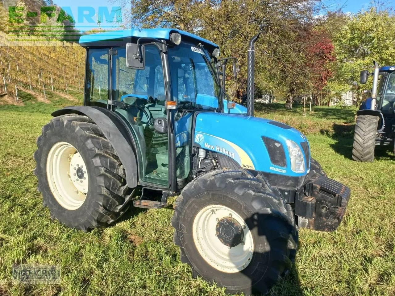 New Holland tn-d 70 a D - Tractor: foto 2 New Holland tn-d 70 a D - Tractor: foto 2