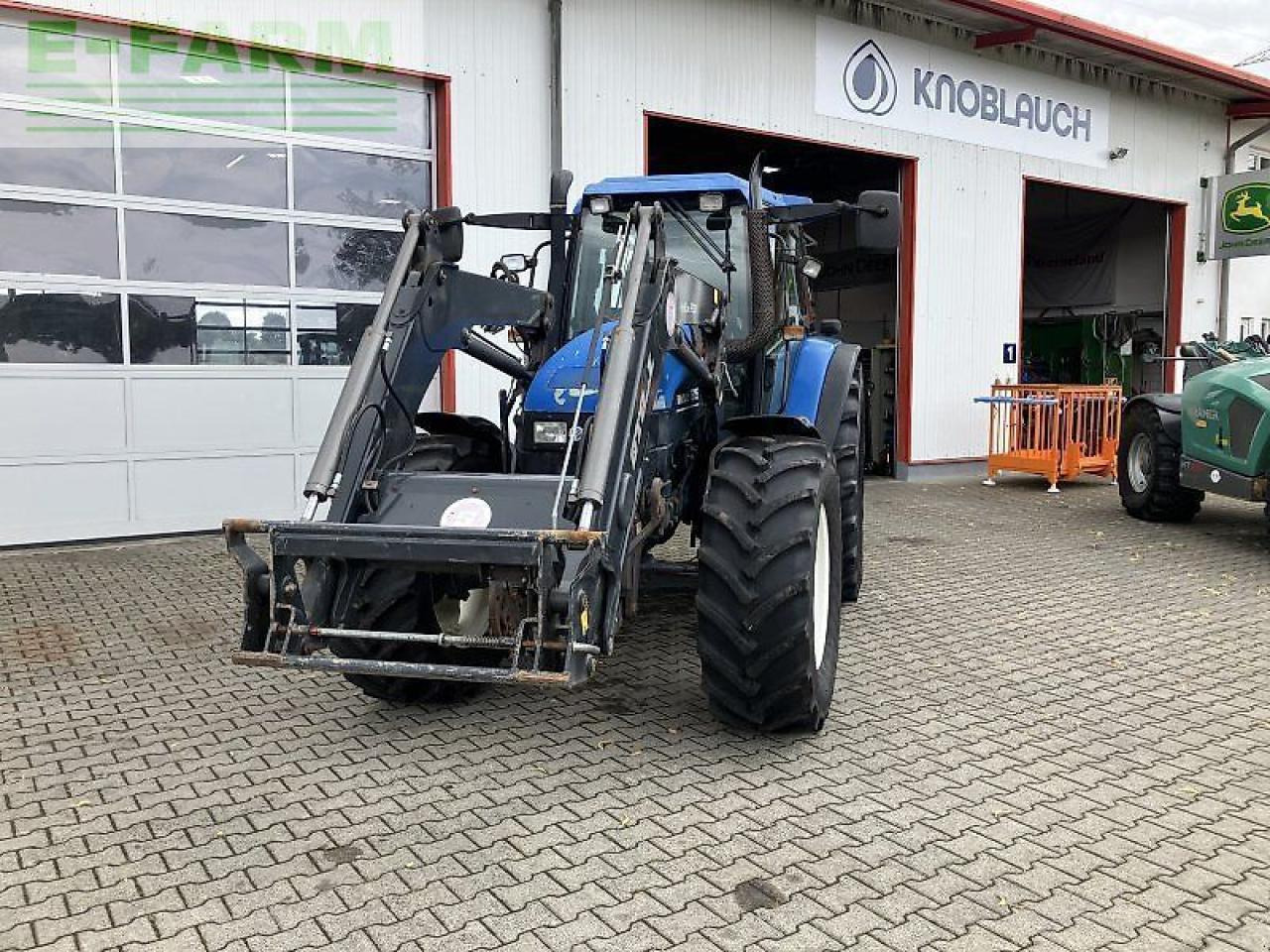New Holland ts 115 - Tractor: foto 2 New Holland ts 115 - Tractor: foto 2