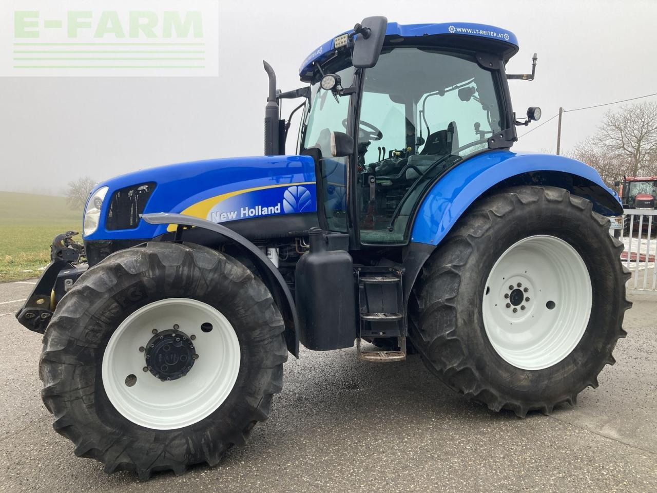 New Holland ts135a - Tractor: foto 2 New Holland ts135a - Tractor: foto 2