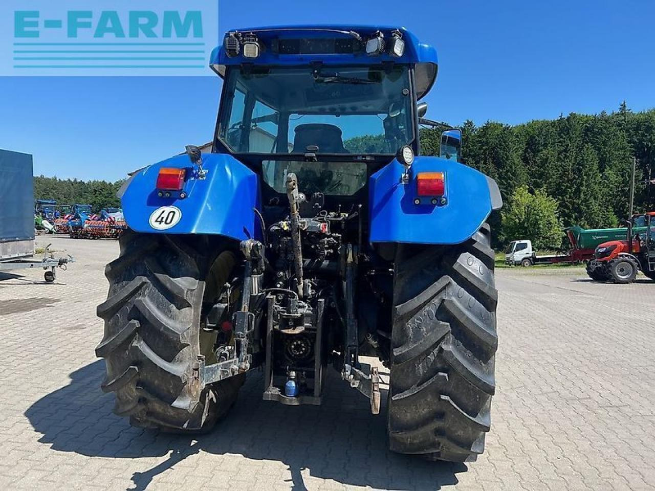 New Holland tvt 135 - Tractor: foto 3 New Holland tvt 135 - Tractor: foto 3