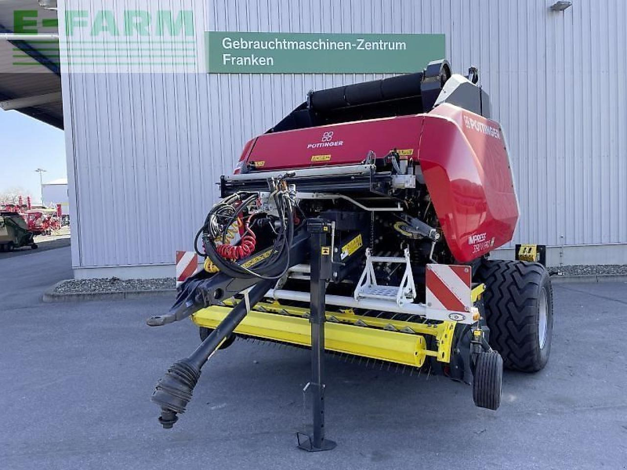 Pöttinger impress 3190 v pro - Empacadora de pacas cuadradas: foto 1 Pöttinger impress 3190 v pro - Empacadora de pacas cuadradas: foto 1