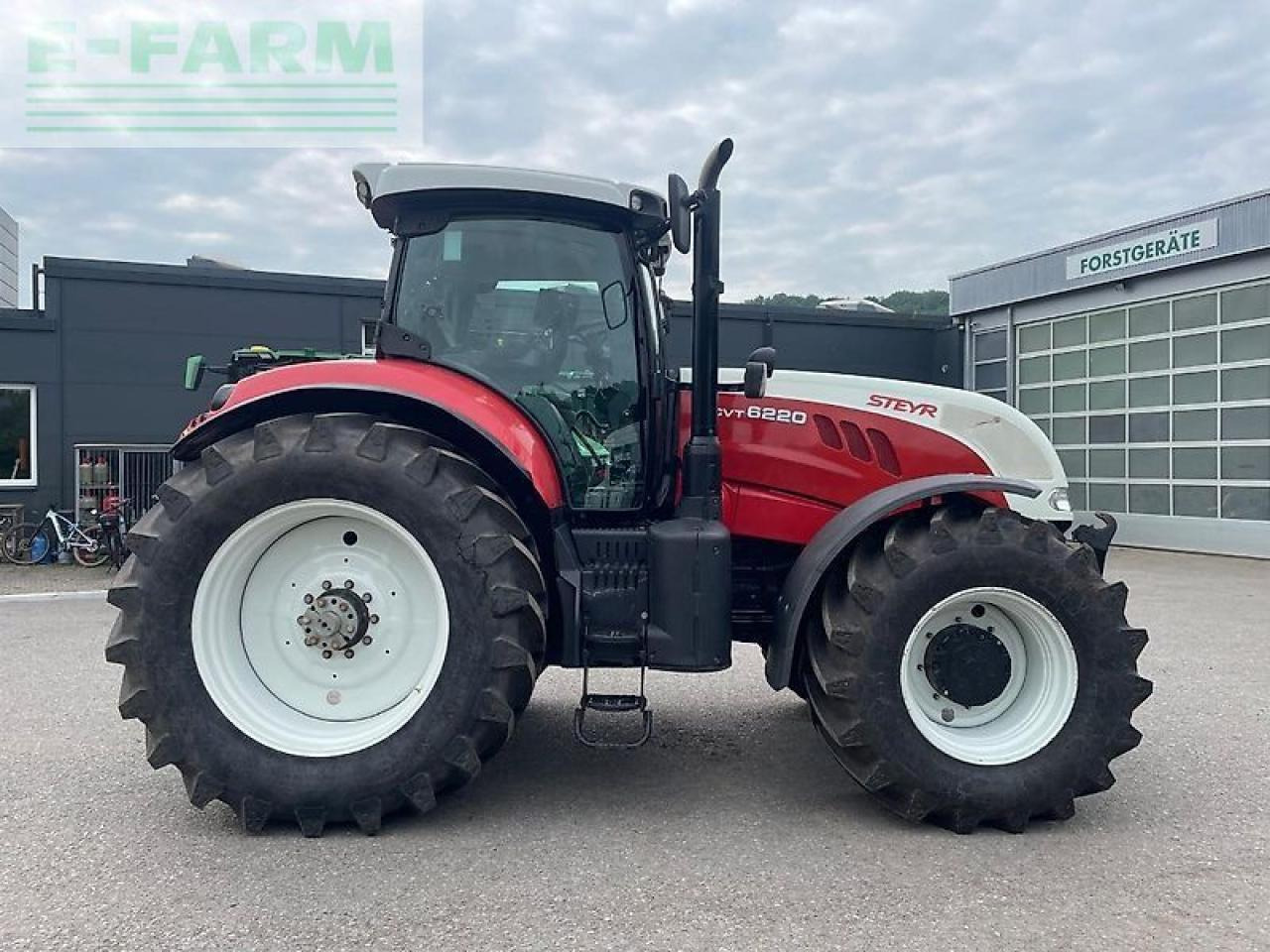 Steyr cvt 6220 - Tractor: foto 4 Steyr cvt 6220 - Tractor: foto 4