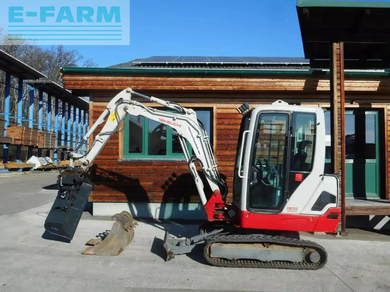 Takeuchi tb 225 ( 2.400kg ) mit hydr. verstellfahrwerk - Miniexcavadora: foto 1 Takeuchi tb 225 ( 2.400kg ) mit hydr. verstellfahrwerk - Miniexcavadora: foto 1