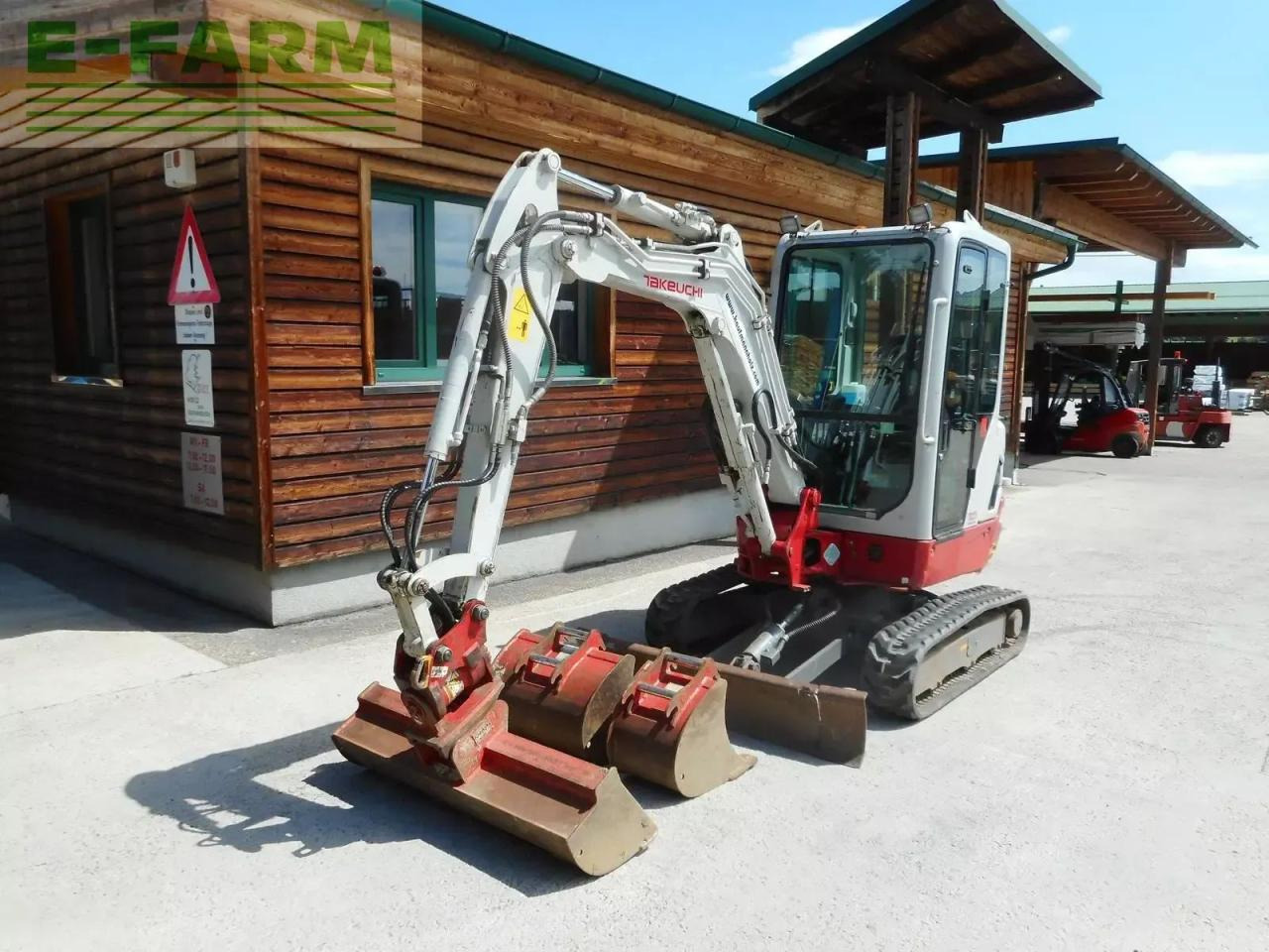 Takeuchi tb 225 mit powertilt + 3 löffel ( 2.400 kg ) - Miniexcavadora: foto 2 Takeuchi tb 225 mit powertilt + 3 löffel ( 2.400 kg ) - Miniexcavadora: foto 2
