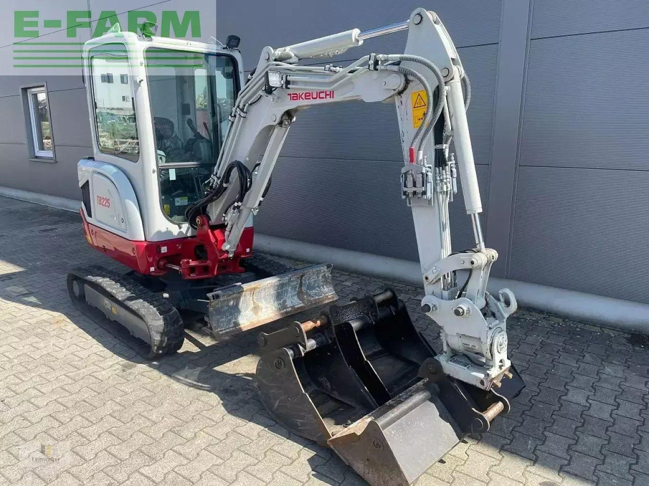 Takeuchi tb 225 v4 - Miniexcavadora: foto 1 Takeuchi tb 225 v4 - Miniexcavadora: foto 1