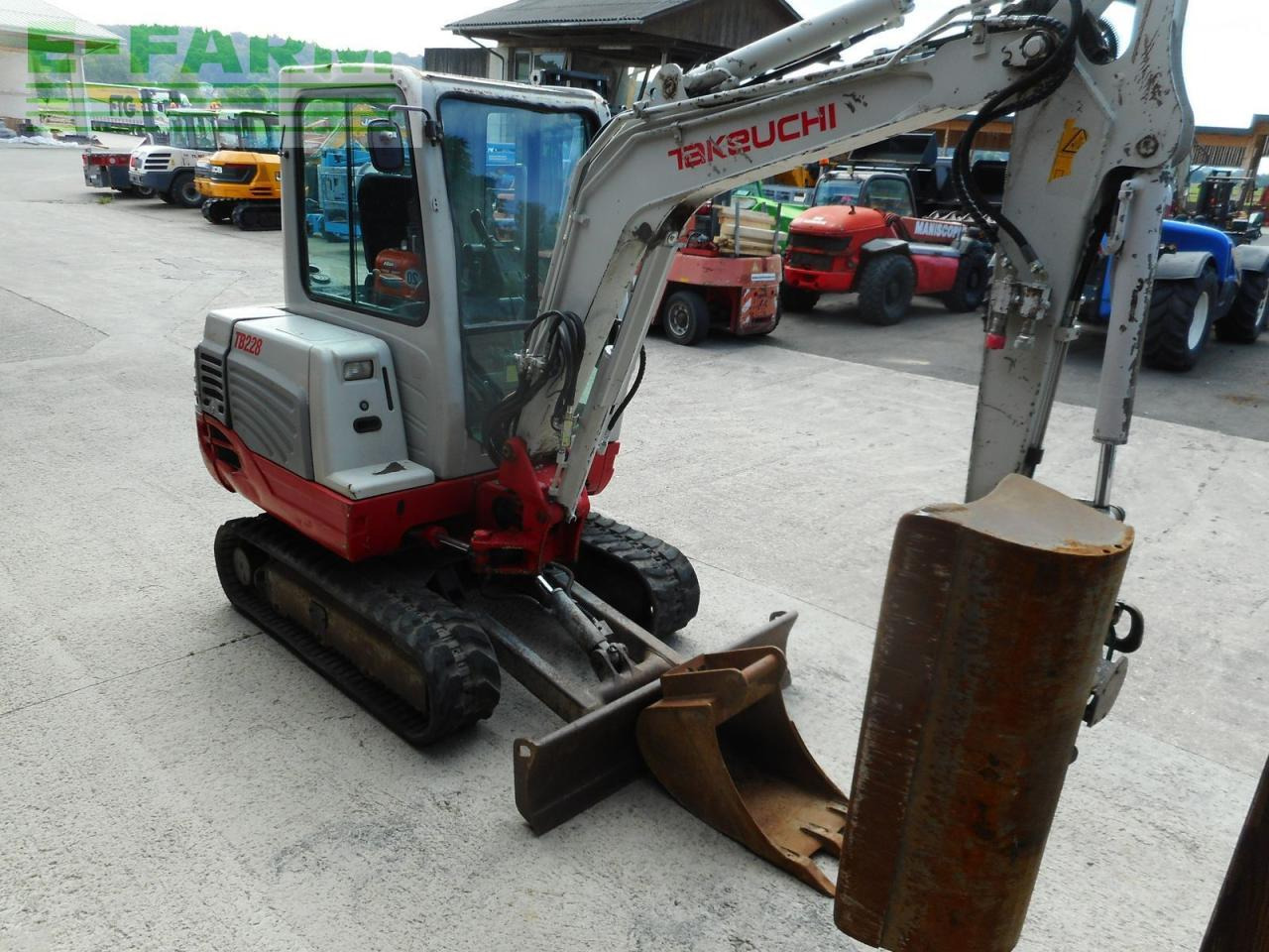 Takeuchi tb 228 ( 2.810kg ) powertilt - Miniexcavadora: foto 5 Takeuchi tb 228 ( 2.810kg ) powertilt - Miniexcavadora: foto 5