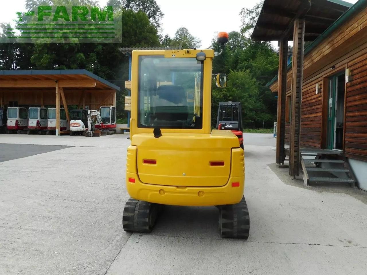 Takeuchi tb 235 ( 3.605kg ) powertilt + hydr. sw - Miniexcavadora: foto 3 Takeuchi tb 235 ( 3.605kg ) powertilt + hydr. sw - Miniexcavadora: foto 3