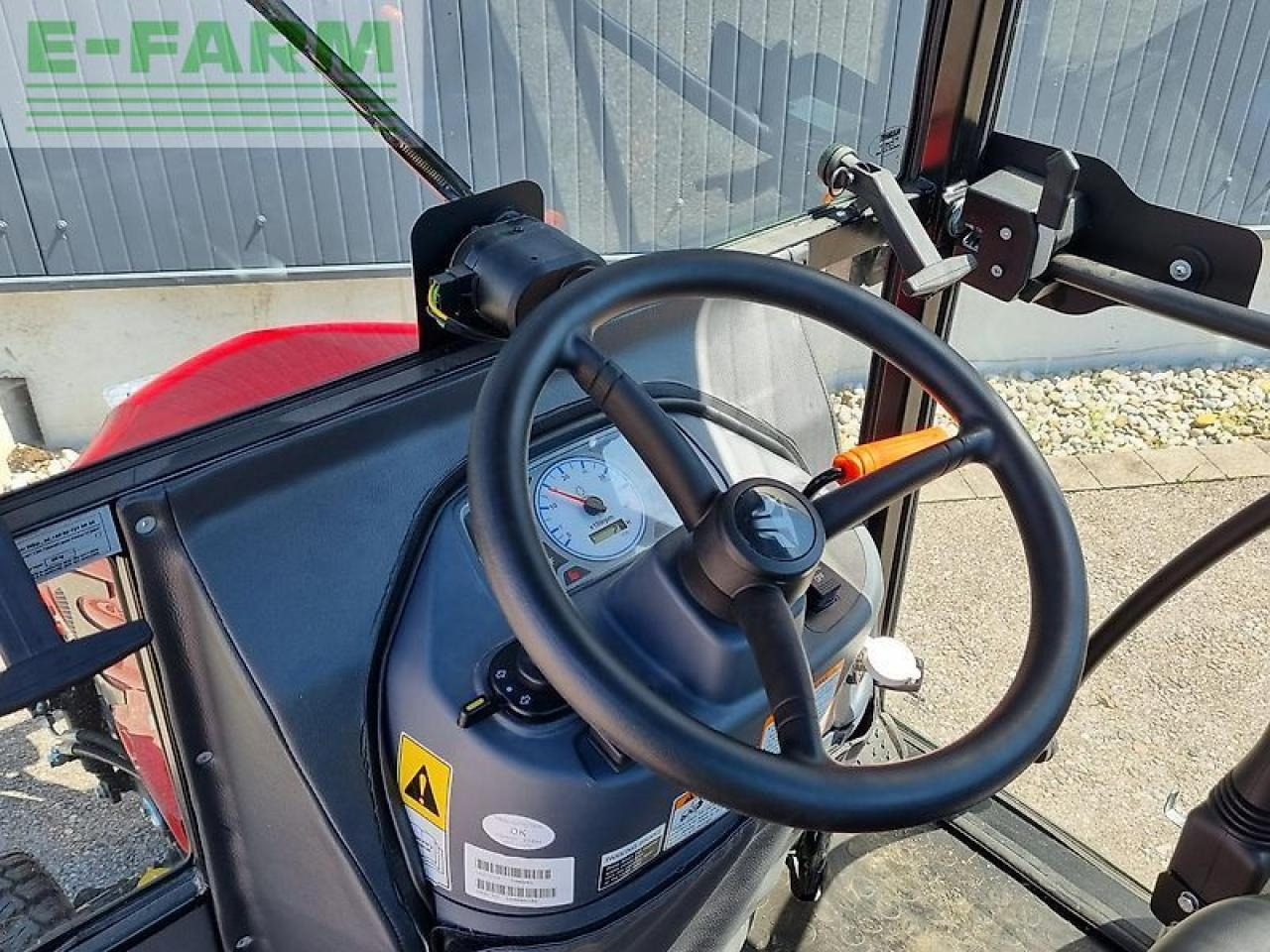 Tym t194 nh - Tractor: foto 5 Tym t194 nh - Tractor: foto 5