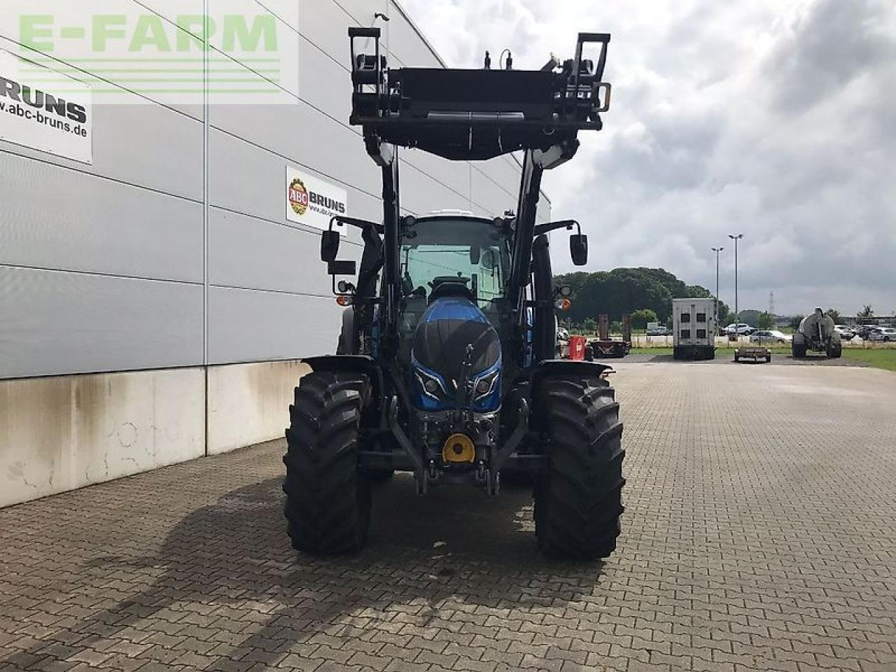 Valtra g135 - Tractor: foto 5 Valtra g135 - Tractor: foto 5