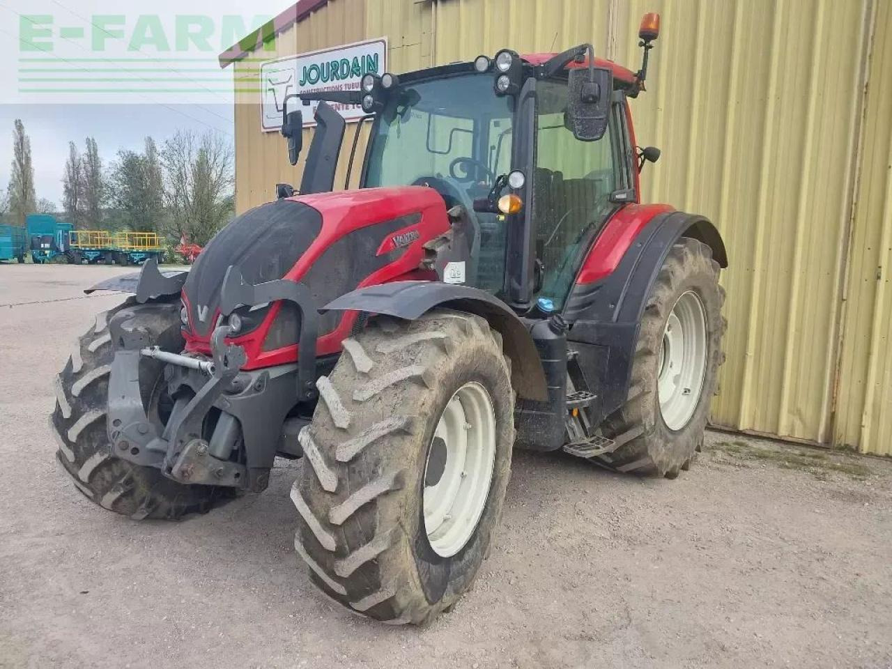 Valtra n 174 - Tractor: foto 1 Valtra n 174 - Tractor: foto 1
