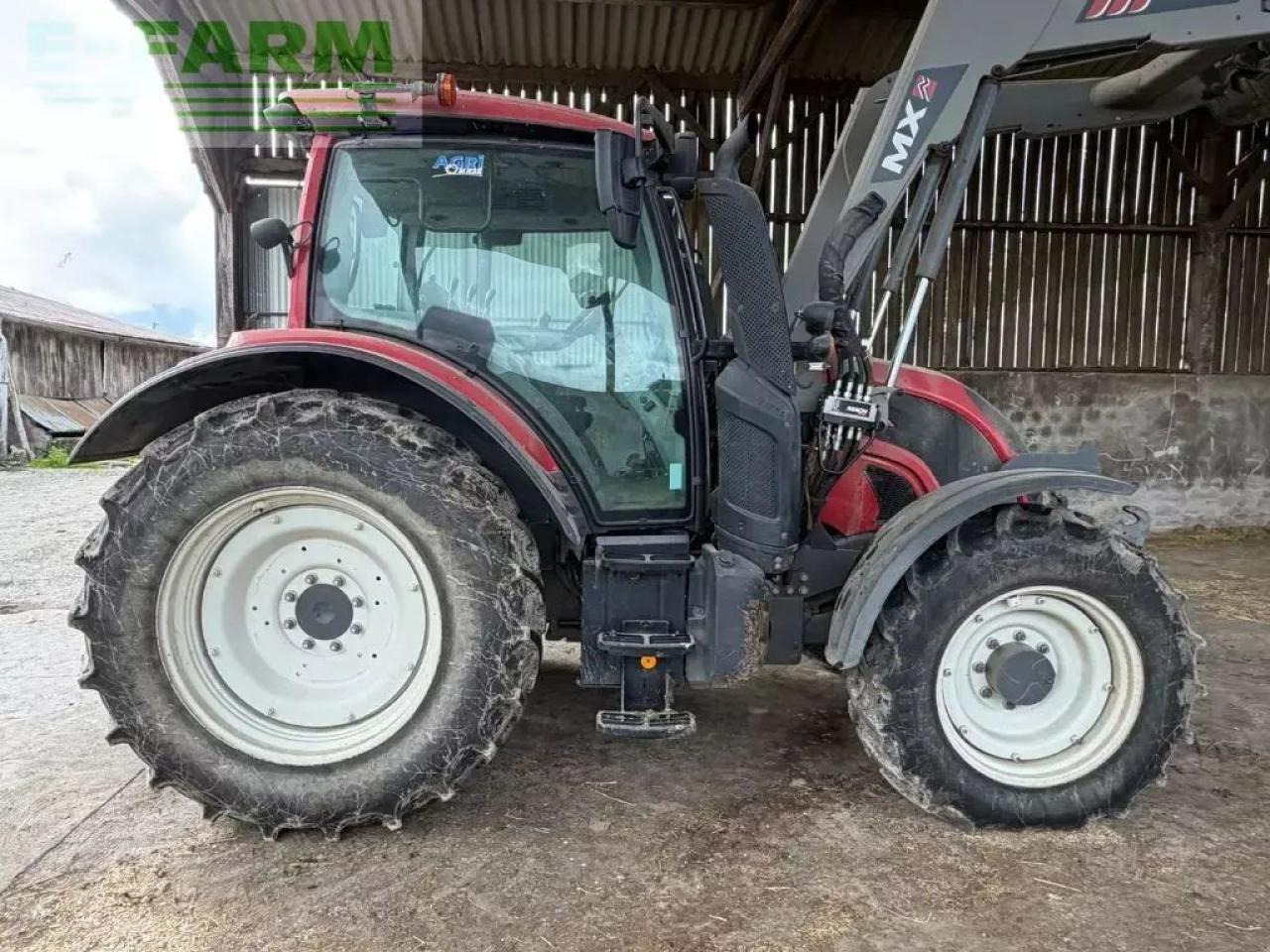 Valtra n104h5 - Tractor: foto 2 Valtra n104h5 - Tractor: foto 2