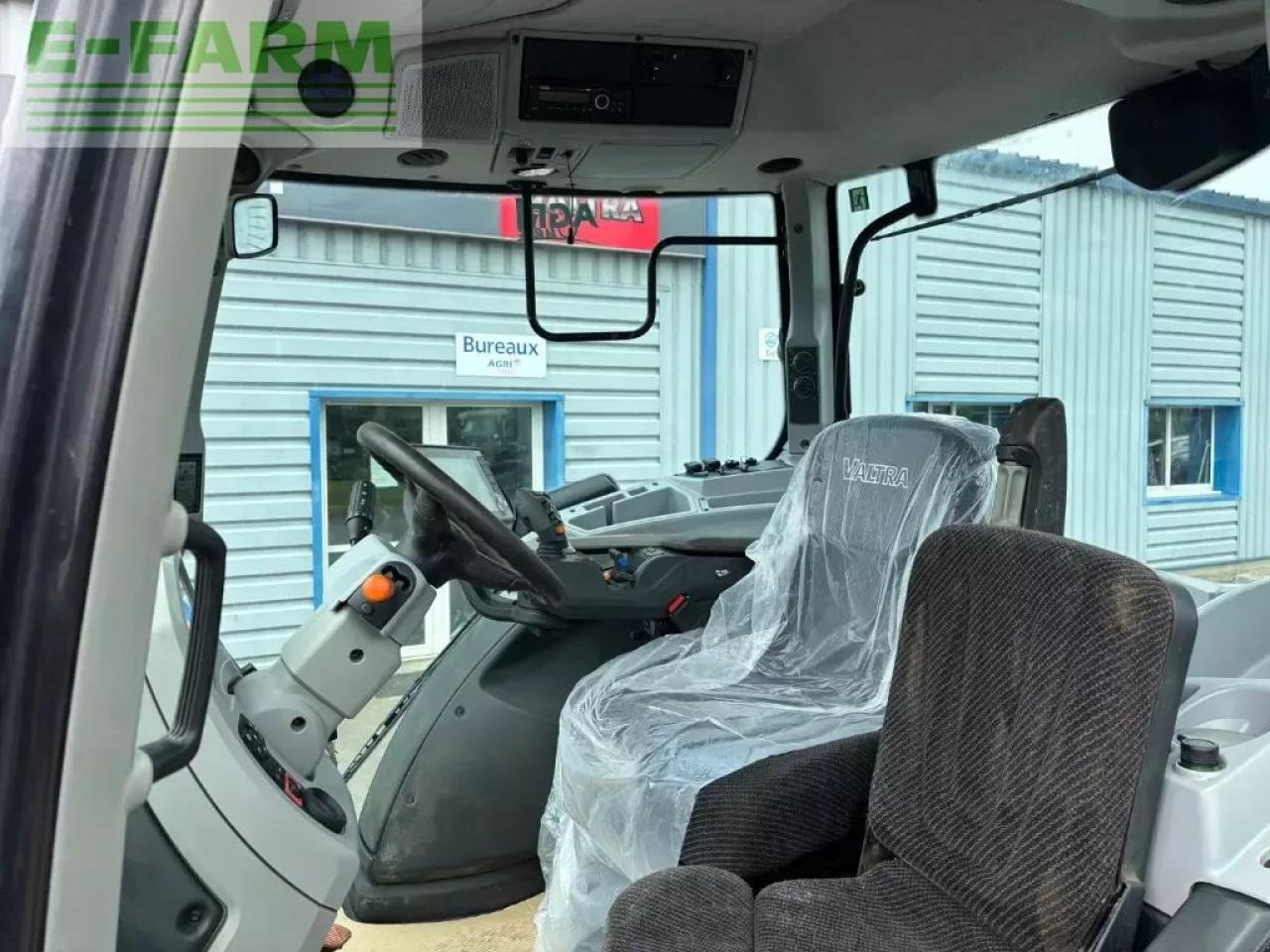 Valtra n134d - Tractor: foto 5 Valtra n134d - Tractor: foto 5