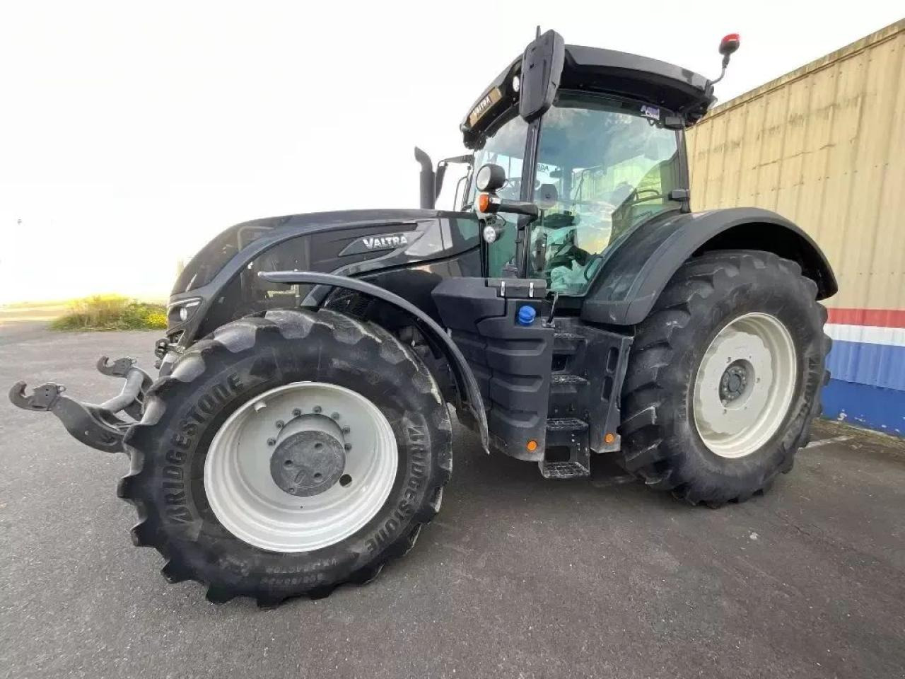 Valtra s324 - Tractor: foto 1 Valtra s324 - Tractor: foto 1