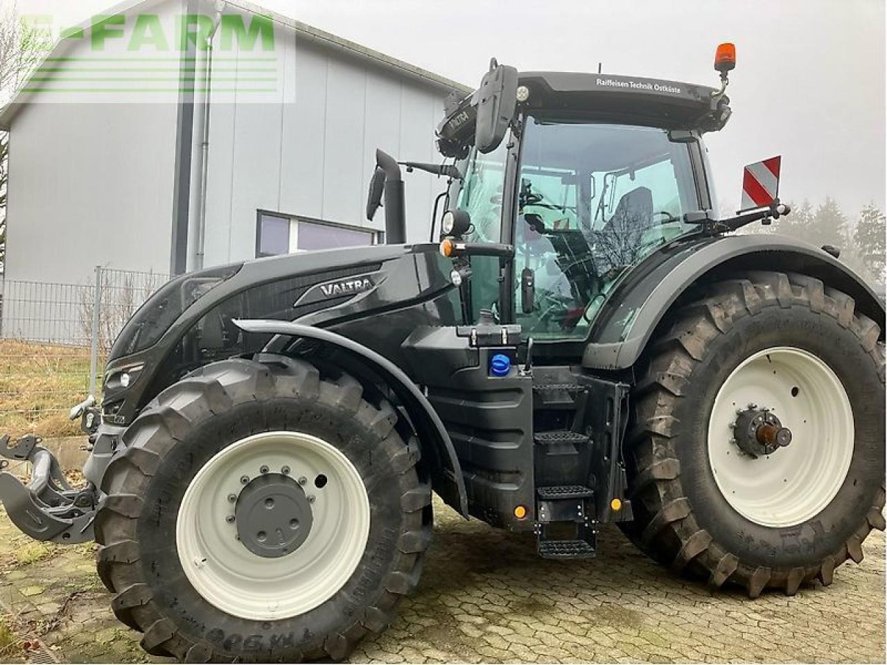 Valtra s324 smarttouch mr19 - Tractor: foto 2 Valtra s324 smarttouch mr19 - Tractor: foto 2