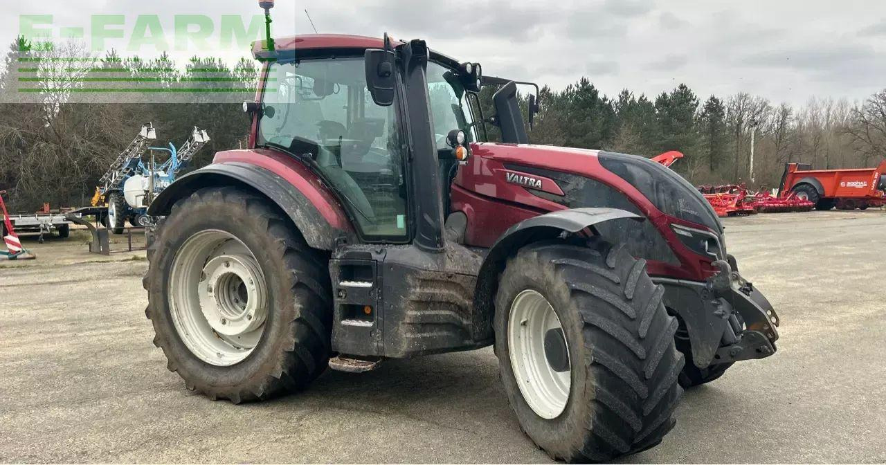Valtra t 214 v smarttouch - Tractor: foto 2 Valtra t 214 v smarttouch - Tractor: foto 2
