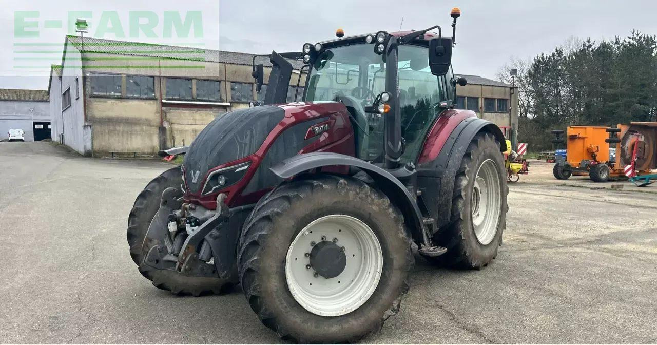 Valtra t 214 v smarttouch - Tractor: foto 3 Valtra t 214 v smarttouch - Tractor: foto 3