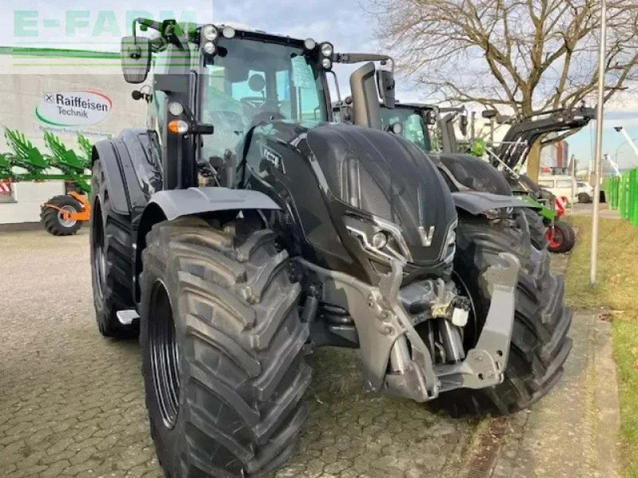 Valtra t 215a - Tractor: foto 1 Valtra t 215a - Tractor: foto 1
