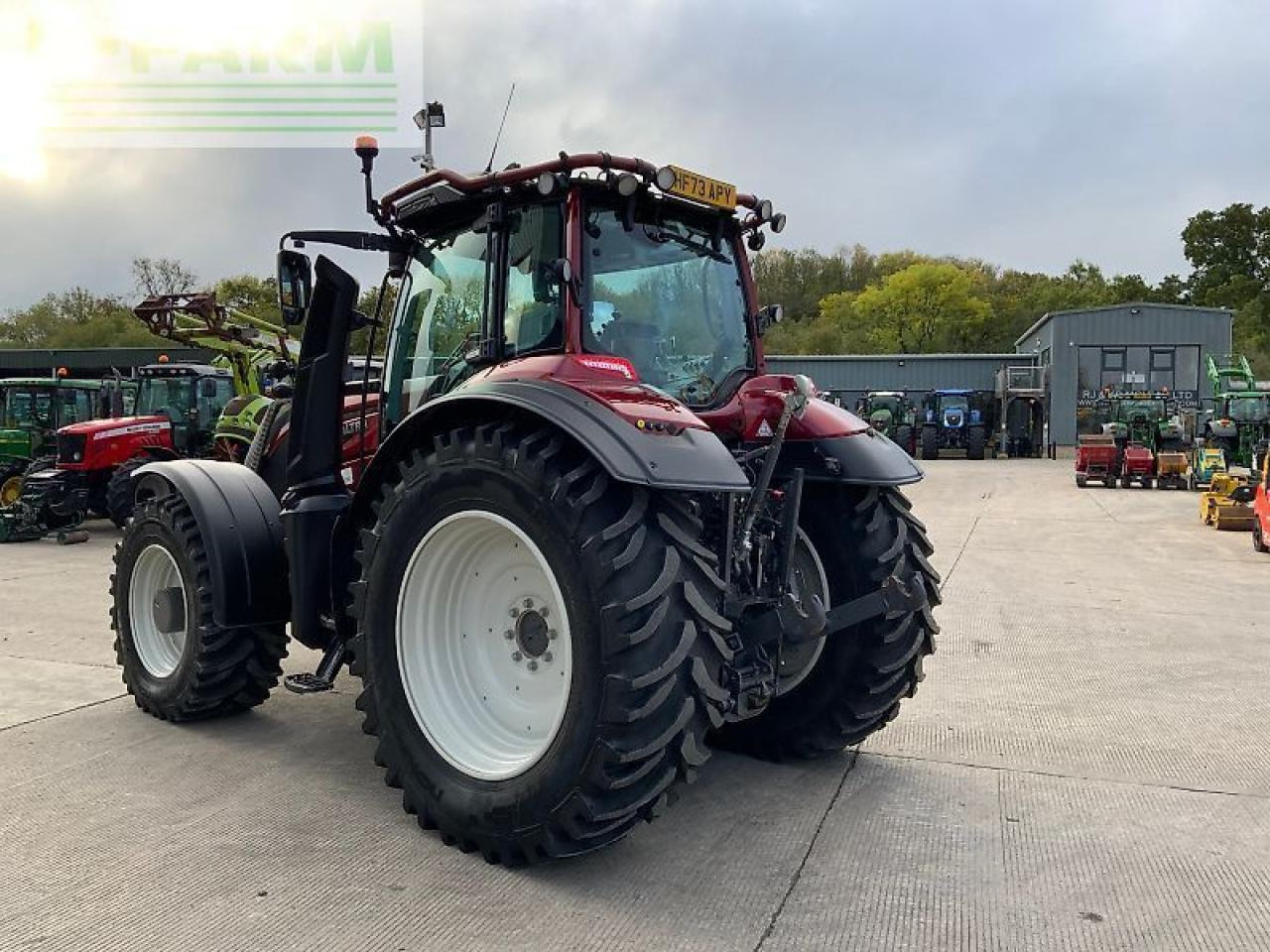 Valtra t235 active twin track reverse drive Active - Tractor: foto 5 Valtra t235 active twin track reverse drive Active - Tractor: foto 5