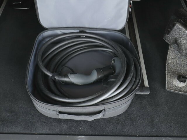 MERCEDES-BENZ EQV 300 Extralang,8Sitze,2xelektr.Schiebetür,LED - Furgoneta de pasajeros, Furgoneta eléctrica: foto 3 MERCEDES-BENZ EQV 300 Extralang,8Sitze,2xelektr.Schiebetür,LED - Furgoneta de pasajeros, Furgoneta eléctrica: foto 3