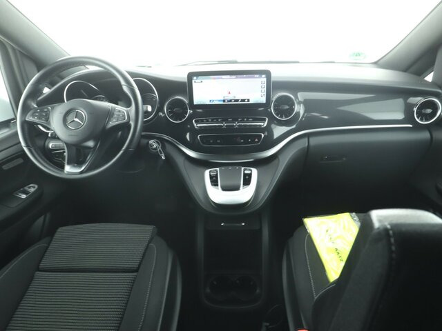 MERCEDES-BENZ EQV 300 lang,6Sitze,Liegepak.,Tisch,Schiebedach... - Minibús, Autobús eléctrico: foto 2 MERCEDES-BENZ EQV 300 lang,6Sitze,Liegepak.,Tisch,Schiebedach... - Minibús, Autobús eléctrico: foto 2