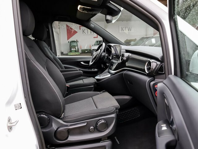 MERCEDES-BENZ EQV 300 lang,6Sitze,Liegepaket,Tisch,Schiebedach... - Furgoneta de pasajeros, Furgoneta eléctrica: foto 5 MERCEDES-BENZ EQV 300 lang,6Sitze,Liegepaket,Tisch,Schiebedach... - Furgoneta de pasajeros, Furgoneta eléctrica: foto 5