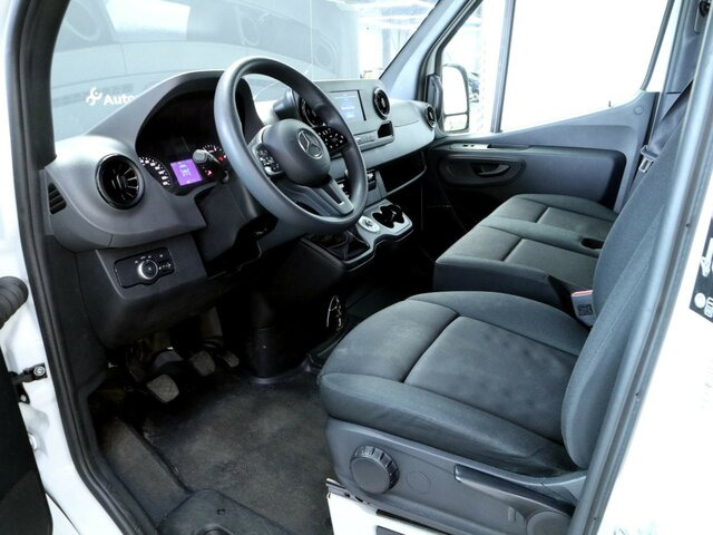 Foto del interior 2: Furgón MERCEDES-BENZ Sprinter 317 Maxi,MBUX,Kamera,Tempomat