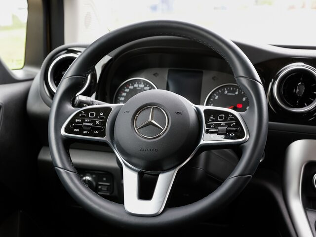 MERCEDES-BENZ T 180 Progressive,AHK,LED,Navi,Kamera,Tempomat... - Furgoneta de pasajeros: foto 5 MERCEDES-BENZ T 180 Progressive,AHK,LED,Navi,Kamera,Tempomat... - Furgoneta de pasajeros: foto 5