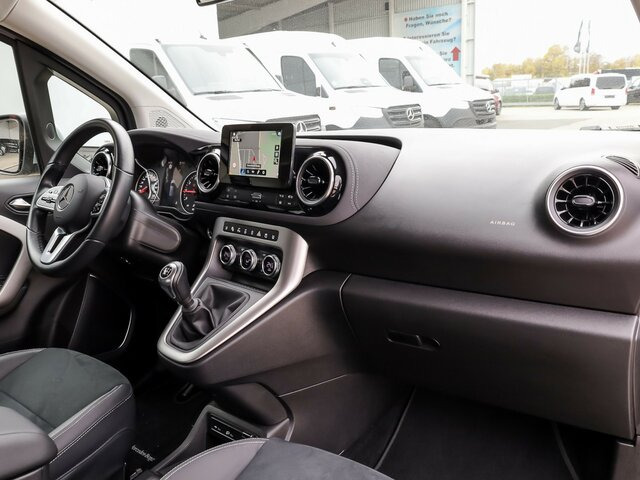 MERCEDES-BENZ T 180 Progressive,AMF Rollstuhlrampe,LED,Navi... - Furgoneta de pasajeros: foto 5 MERCEDES-BENZ T 180 Progressive,AMF Rollstuhlrampe,LED,Navi... - Furgoneta de pasajeros: foto 5