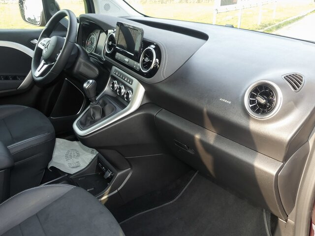 MERCEDES-BENZ T 180 Progressive,MBUX,LED,Navi,Kamera,Tempomat... - Furgoneta de pasajeros: foto 2 MERCEDES-BENZ T 180 Progressive,MBUX,LED,Navi,Kamera,Tempomat... - Furgoneta de pasajeros: foto 2